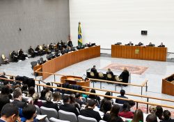 Desistência de candidato aprovado em concurso dá direito à nomeação do próximo candidato “da fila”