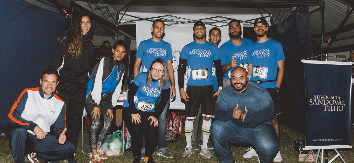 Equipe Sandoval Filho dedica-se à prática esportiva no Dia do Advogado