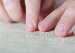 Concursos públicos deverão oferecer provas adaptadas a candidatos com deficiência