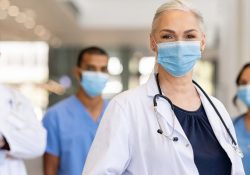 Neste 18 de outubro, os médicos merecem, mais do que nunca, o agradecimento de todos