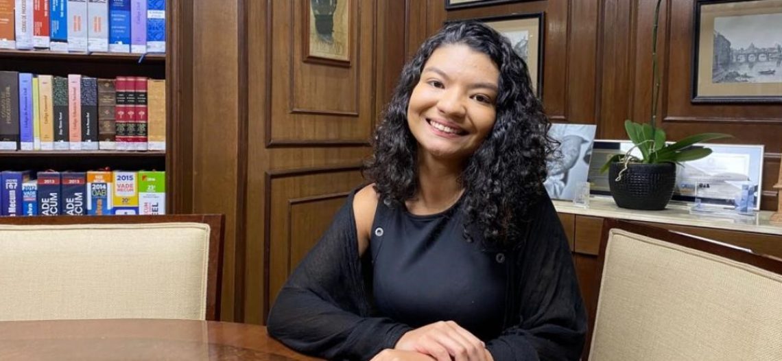 “A garantia dos direitos dos servidores públicos é nossa total prioridade”, diz Gabriela Silva, da Advocacia Sandoval Filho