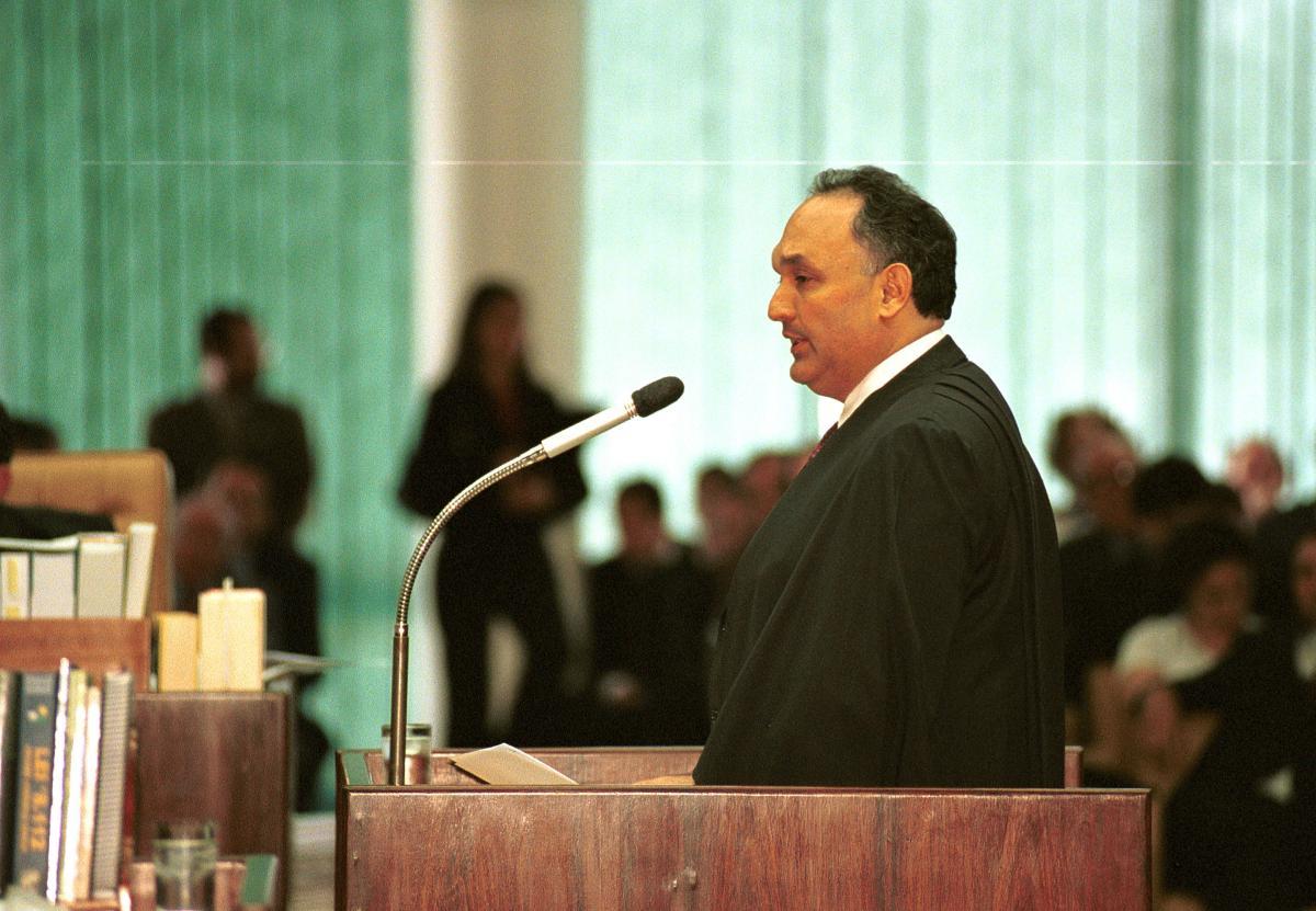 Antônio Roberto Sandoval Filho fez a sustentação oral do pedido de Intervenção Federal em São Paulo. Plenário do Supremo Tribunal Federal, 14 de agosto de 2002