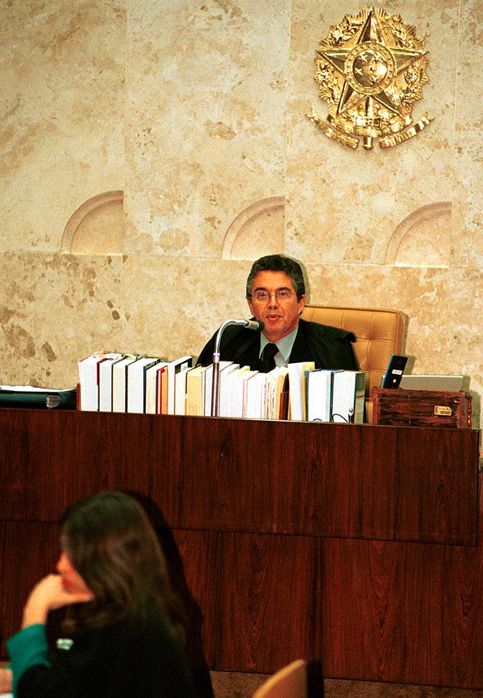 Ministro Marco Aurélio, então presidente do STF. Plenário do Supremo Tribunal Federal, 14 de agosto de 2002